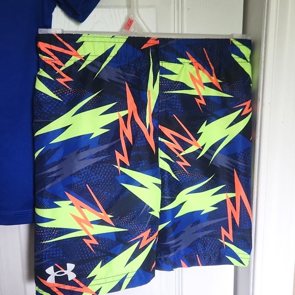 Boys  Under Armour Bathing Suit - Size 5 - Picture 3 of 9